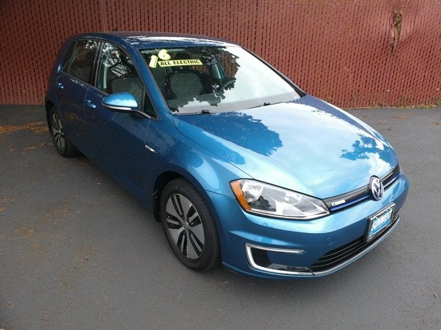 Used 2016 Volkswagen e-Golf e-Golf SE with VIN WVWKP7AU5GW915738 for sale in Newport, OR